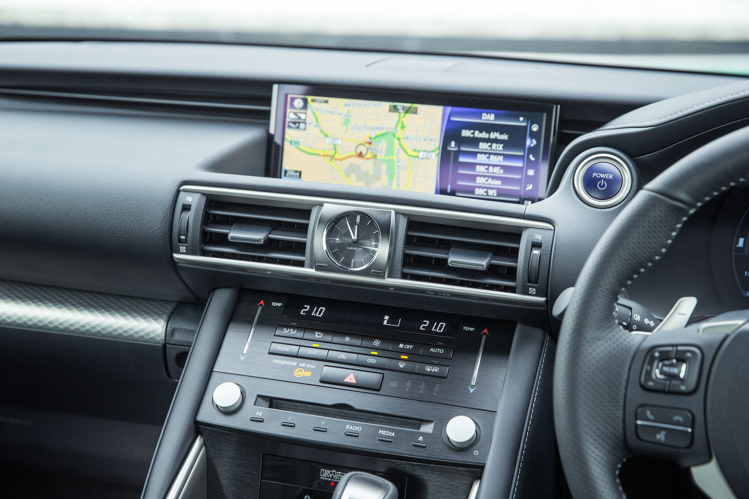 Lexus IS 300h
