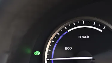 Lexus NX 300h dial