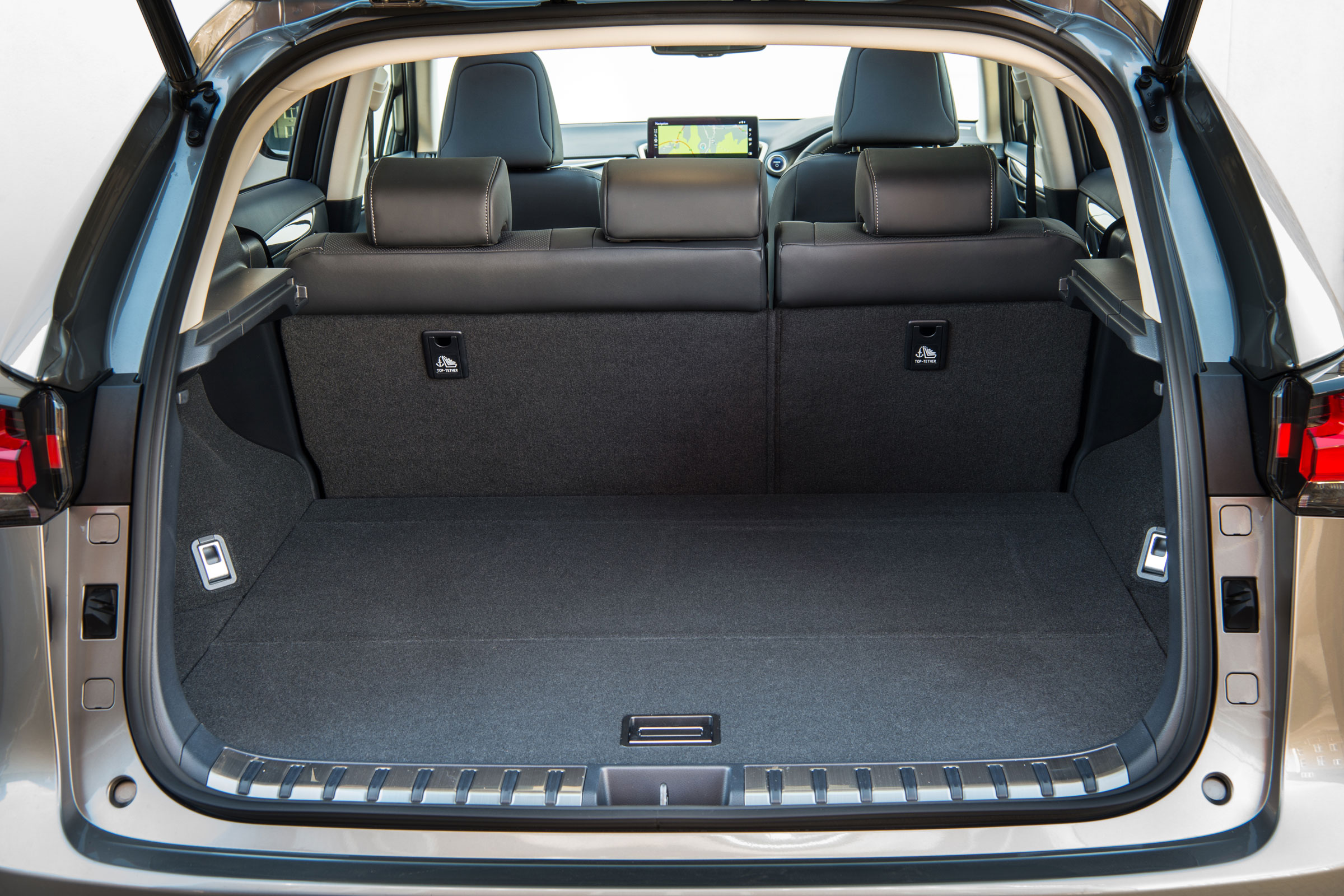 Lexus NX 300h boot