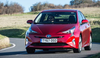 toyota-prius-hybrid_09