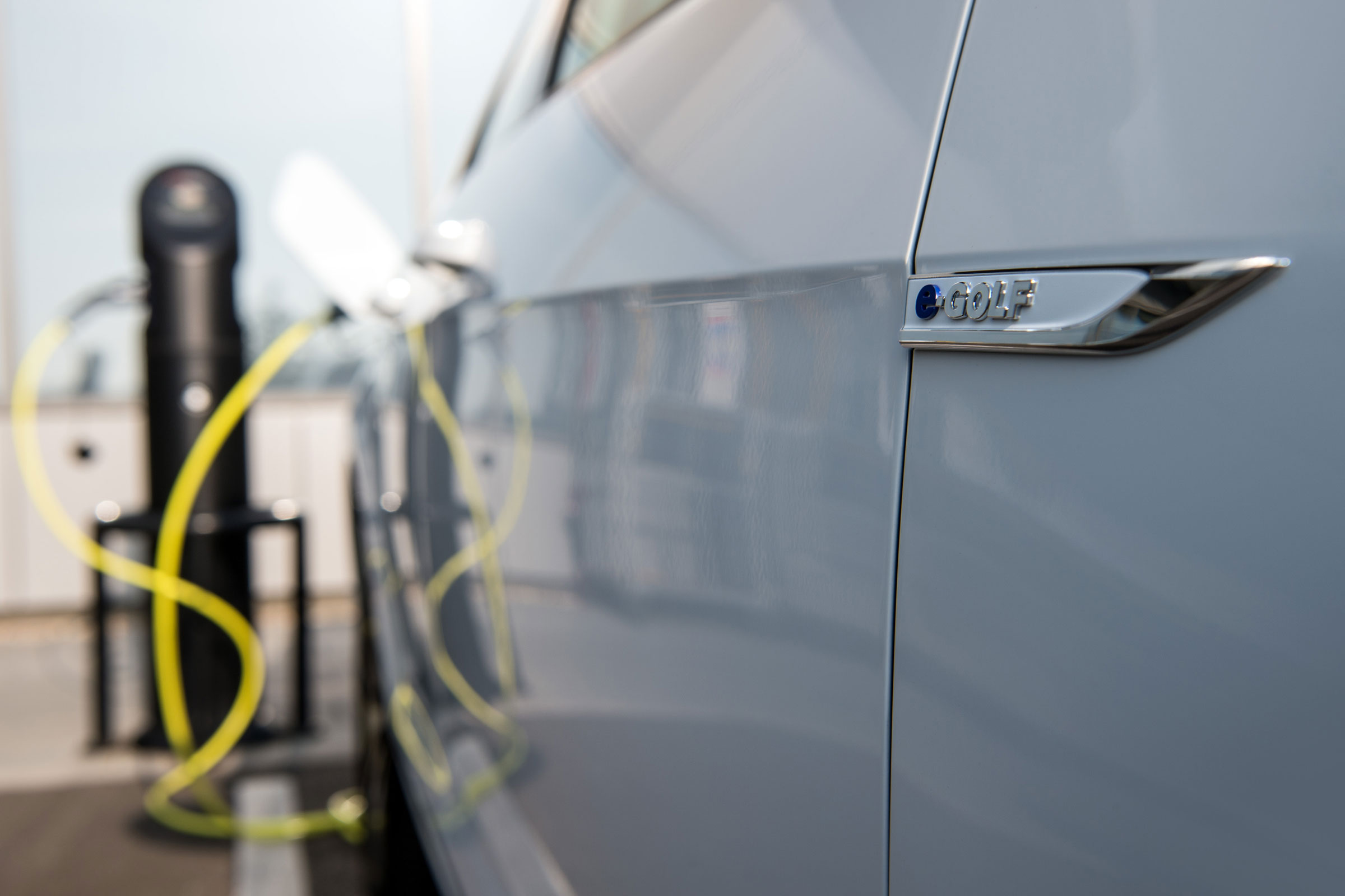 Volkswagen e-Golf charging