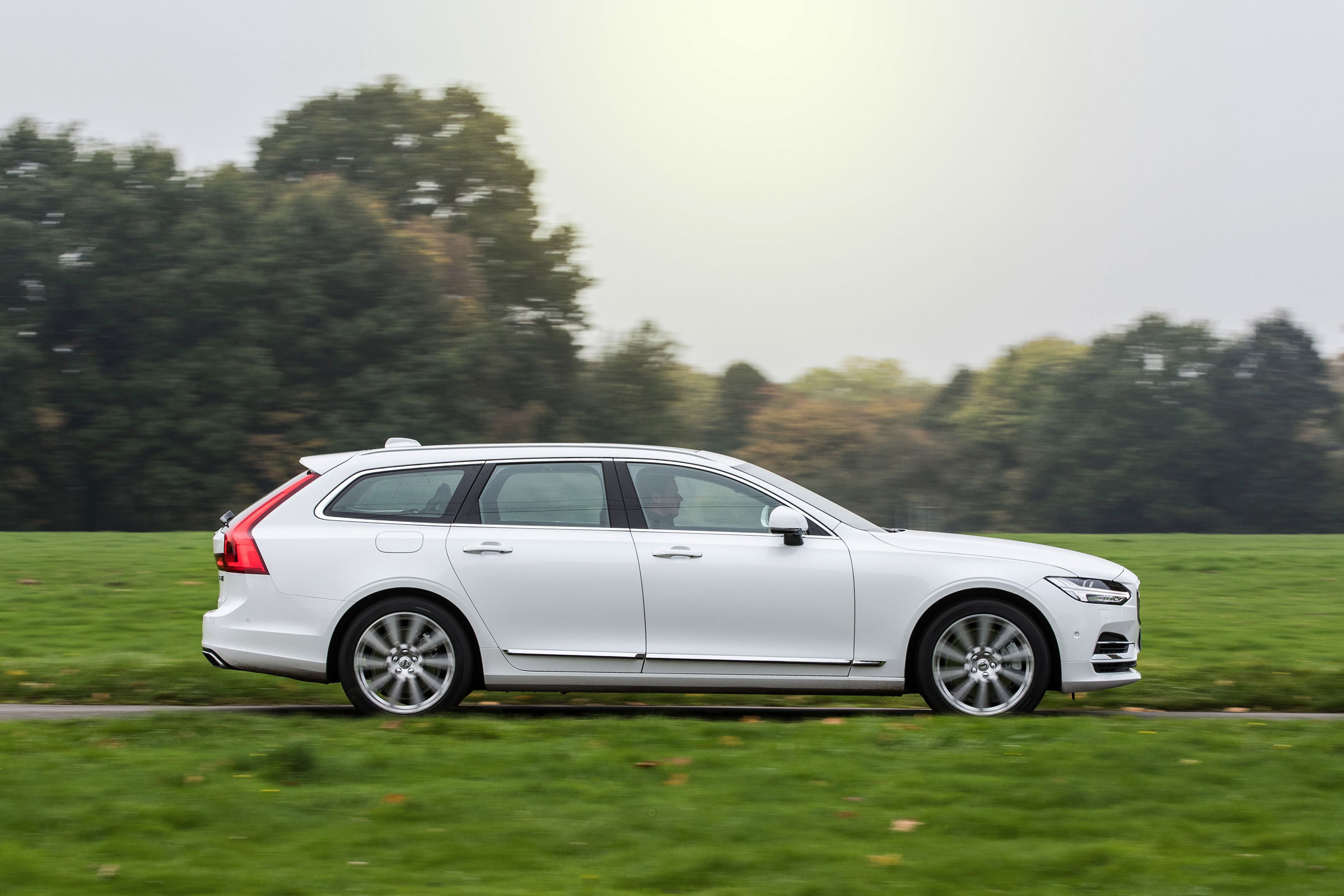 Volvo V90 Recharge
