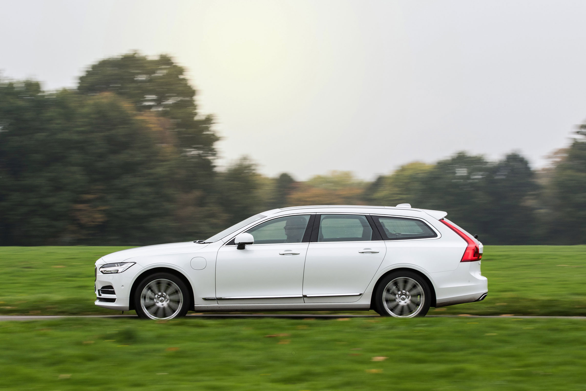 Volvo V90 Recharge