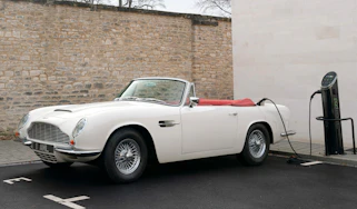 Aston Martin DB6