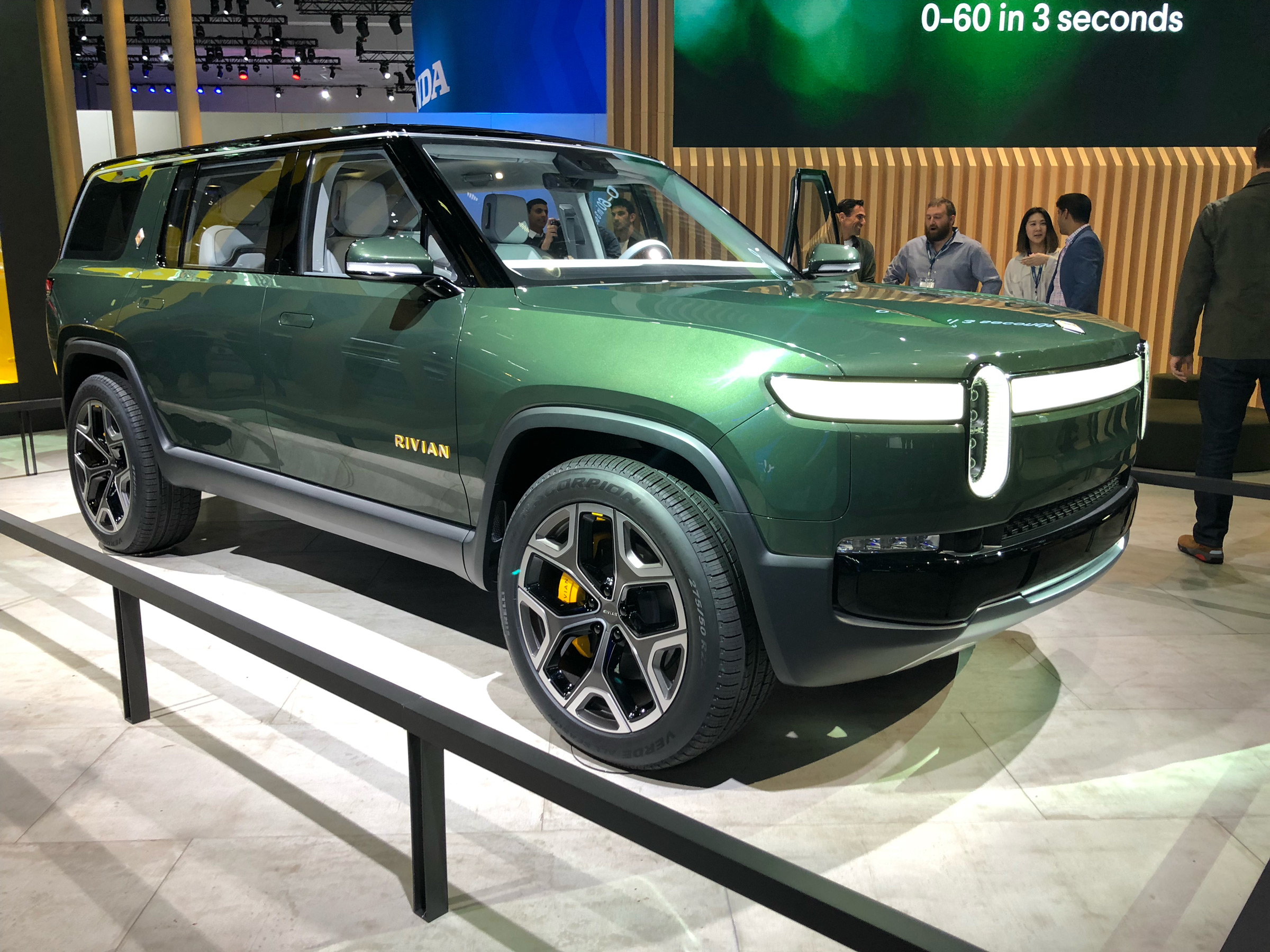Rivian R1S