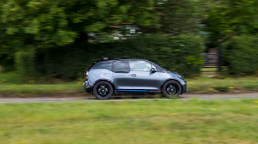 i3