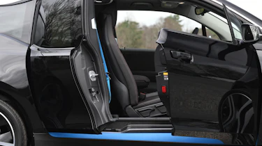 i3