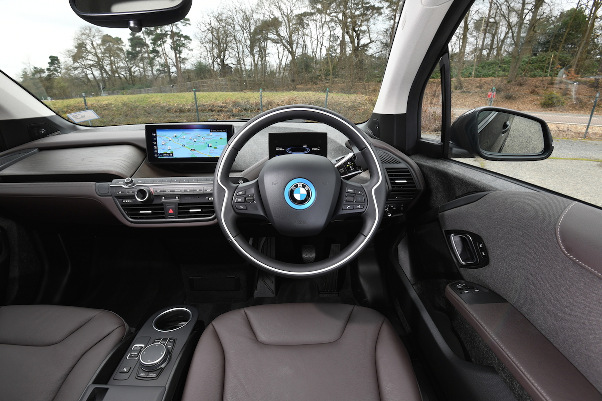 i3