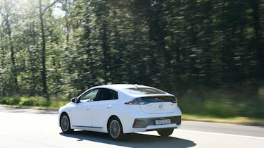 Hyundai Ioniq Plug-In 2020 pictures