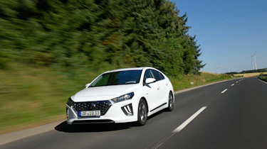Hyundai Ioniq Plug-In 2020 pictures