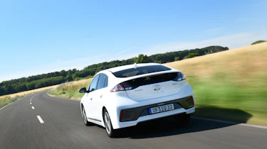 Hyundai Ioniq Plug-In 2020 pictures