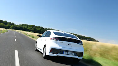 Hyundai Ioniq Plug-In 2020 pictures