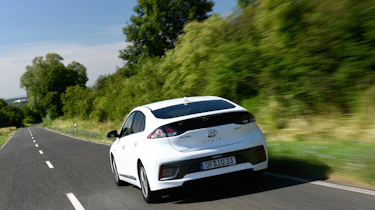 Hyundai Ioniq Plug-In 2020 pictures