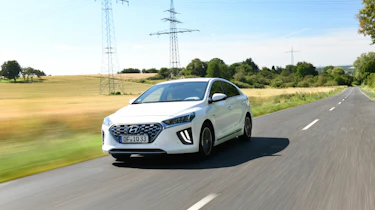 Hyundai Ioniq Plug-In 2020 pictures