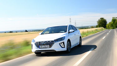 Hyundai Ioniq Plug-In 2020 pictures