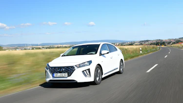 Hyundai Ioniq Plug-In 2020 pictures