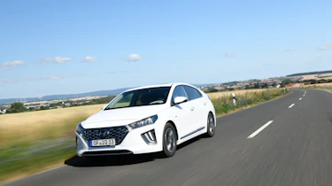 Hyundai Ioniq Plug-In 2020 pictures