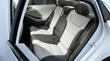 Hyundai Ioniq Plug-In 2020 pictures