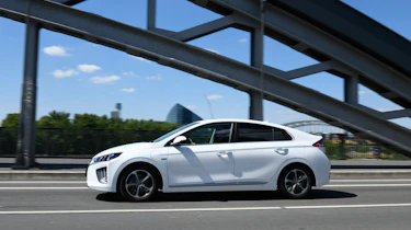 Hyundai Ioniq Plug-In 2020 pictures