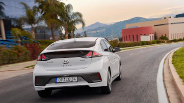 Hyundai Ioniq Hybrid 2020 pictures