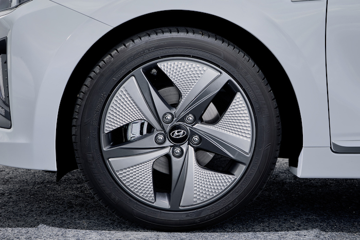 Hyundai Ioniq Hybrid 2020 pictures