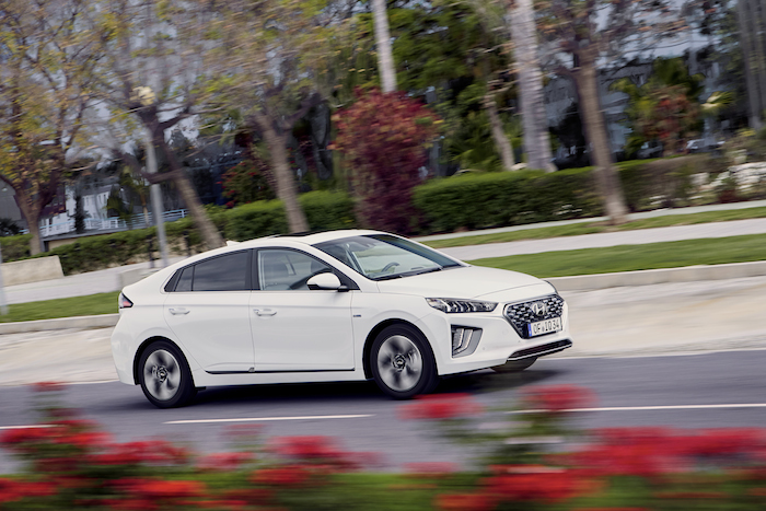 Hyundai Ioniq Hybrid 2020 pictures