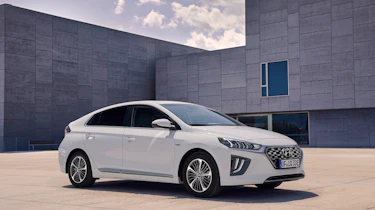 Hyundai Ioniq Plug-In 2020 pictures