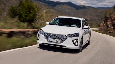 Hyundai Ioniq Plug-In 2020 pictures