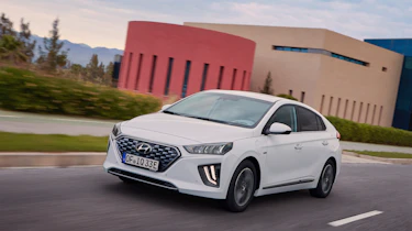 Hyundai Ioniq Plug-In 2020 pictures