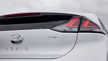 Hyundai Ioniq Plug-In 2020 pictures