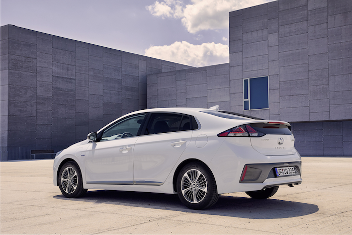 Hyundai Ioniq Plug-In 2020 pictures