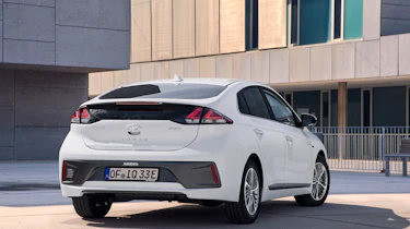 Hyundai Ioniq Plug-In 2020 pictures
