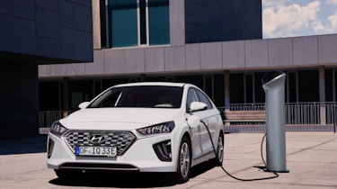 Hyundai Ioniq Plug-In 2020 pictures