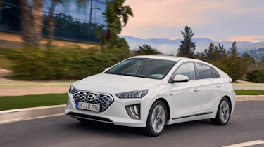 Hyundai Ioniq Plug-In 2020 pictures