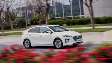 Hyundai Ioniq Plug-In 2020 pictures