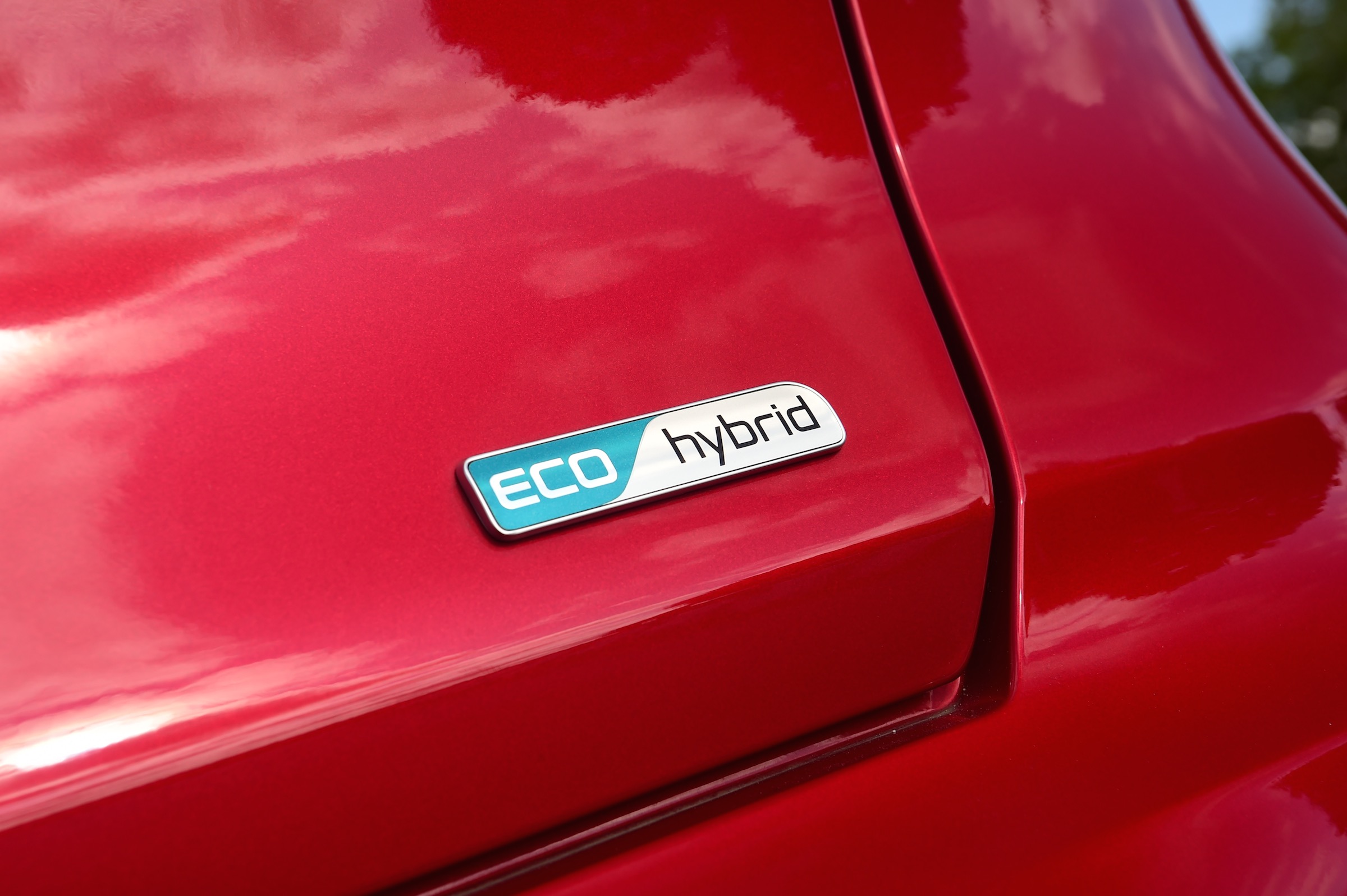 Kia Niro hybrid badge