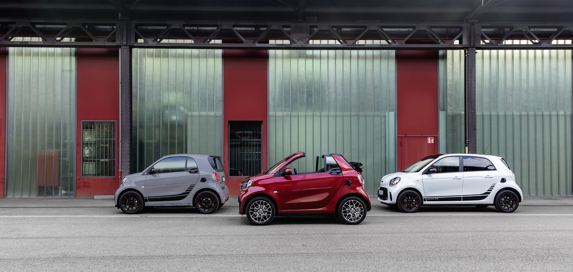Die neue Generation: smart EQ fortwo coupé, smart EQ fortwo cabrio und smart EQ forfour / smart zeigt auf der IAA 2019 in Frankfurt seine optisch und digital komplett überarbeiteten fortwo- u