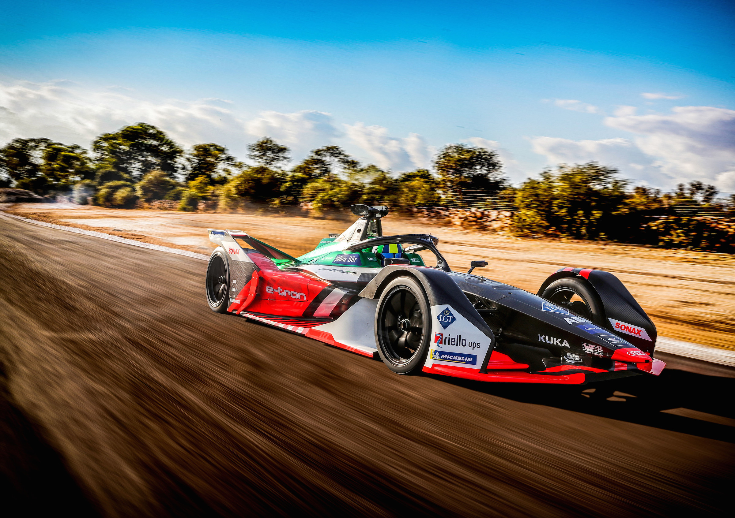 Audi e-tron FE06
