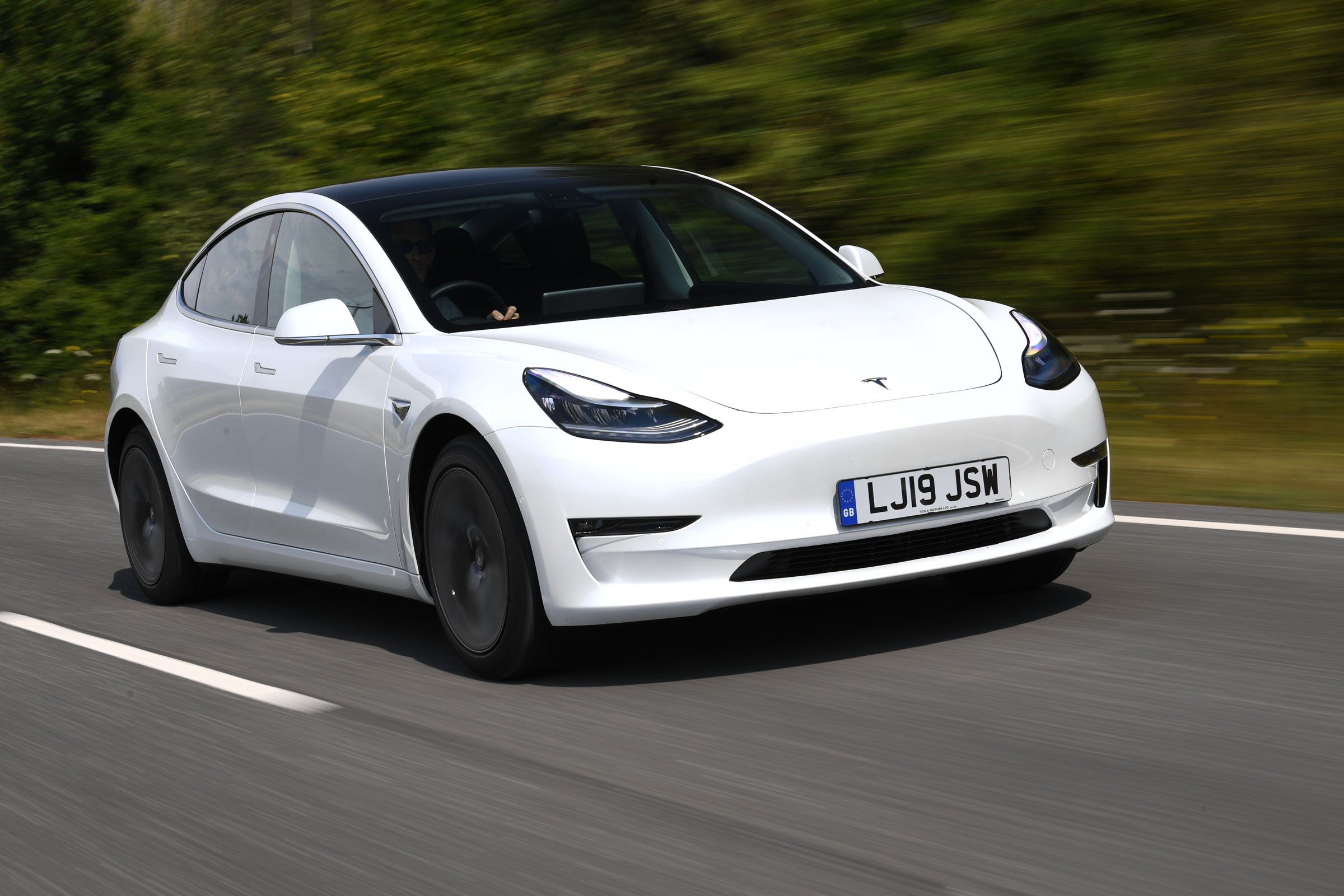 Tesla Model 3 versus Model S