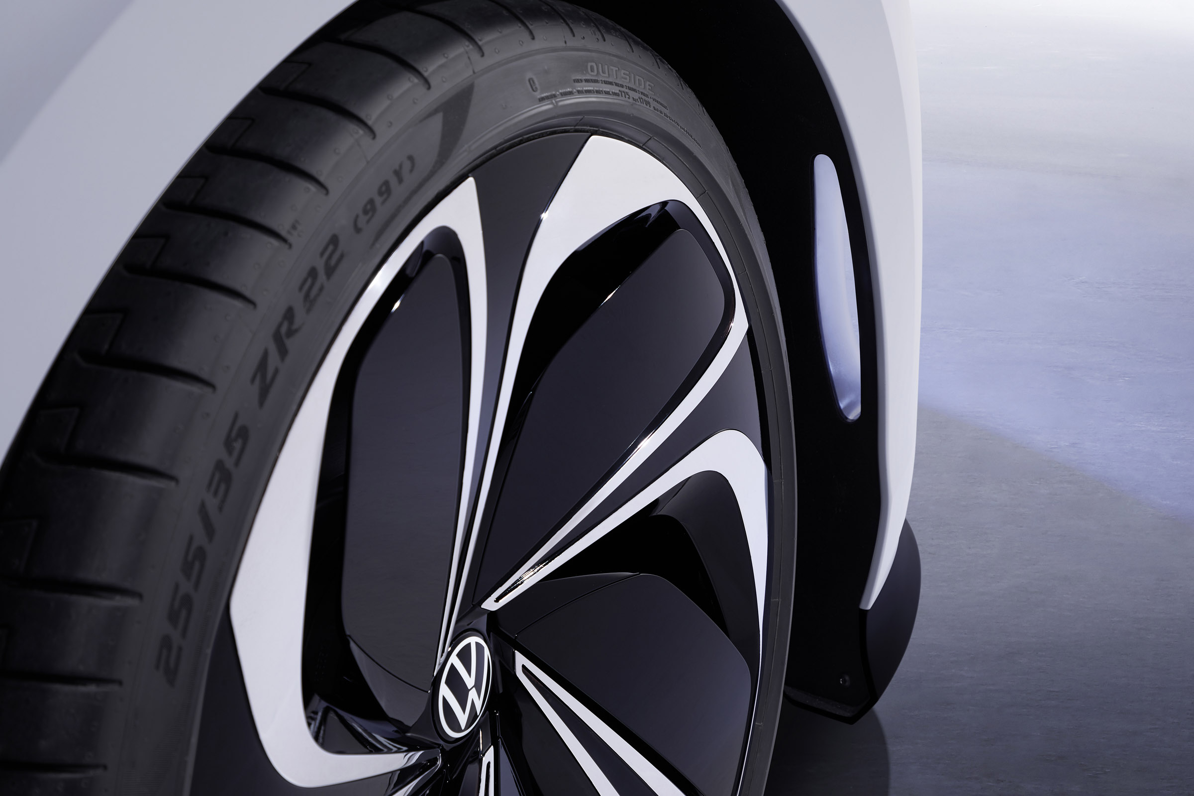 Volkswagen ID. Space Vizzion pictures
