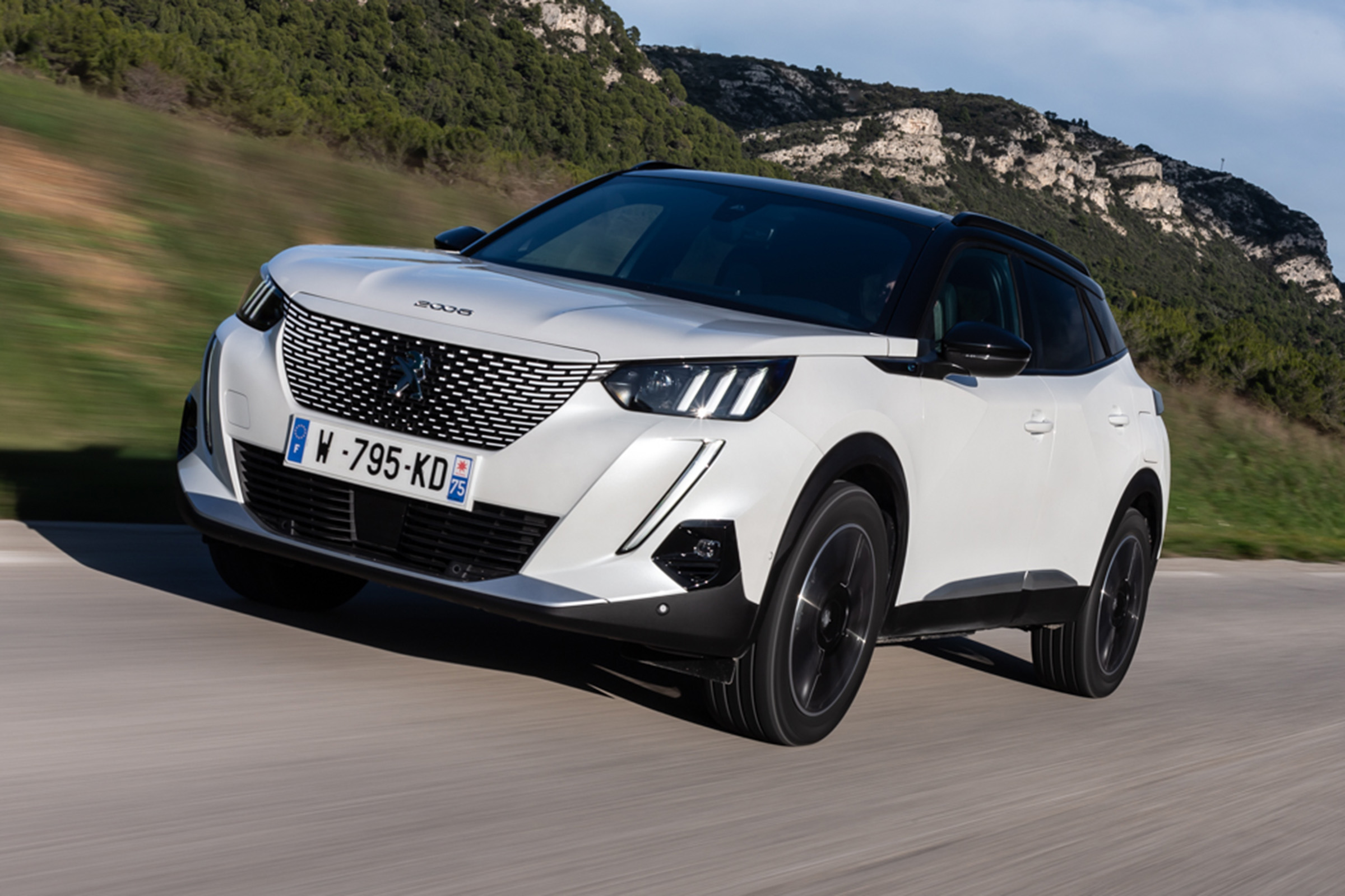 Peugeot e-2008