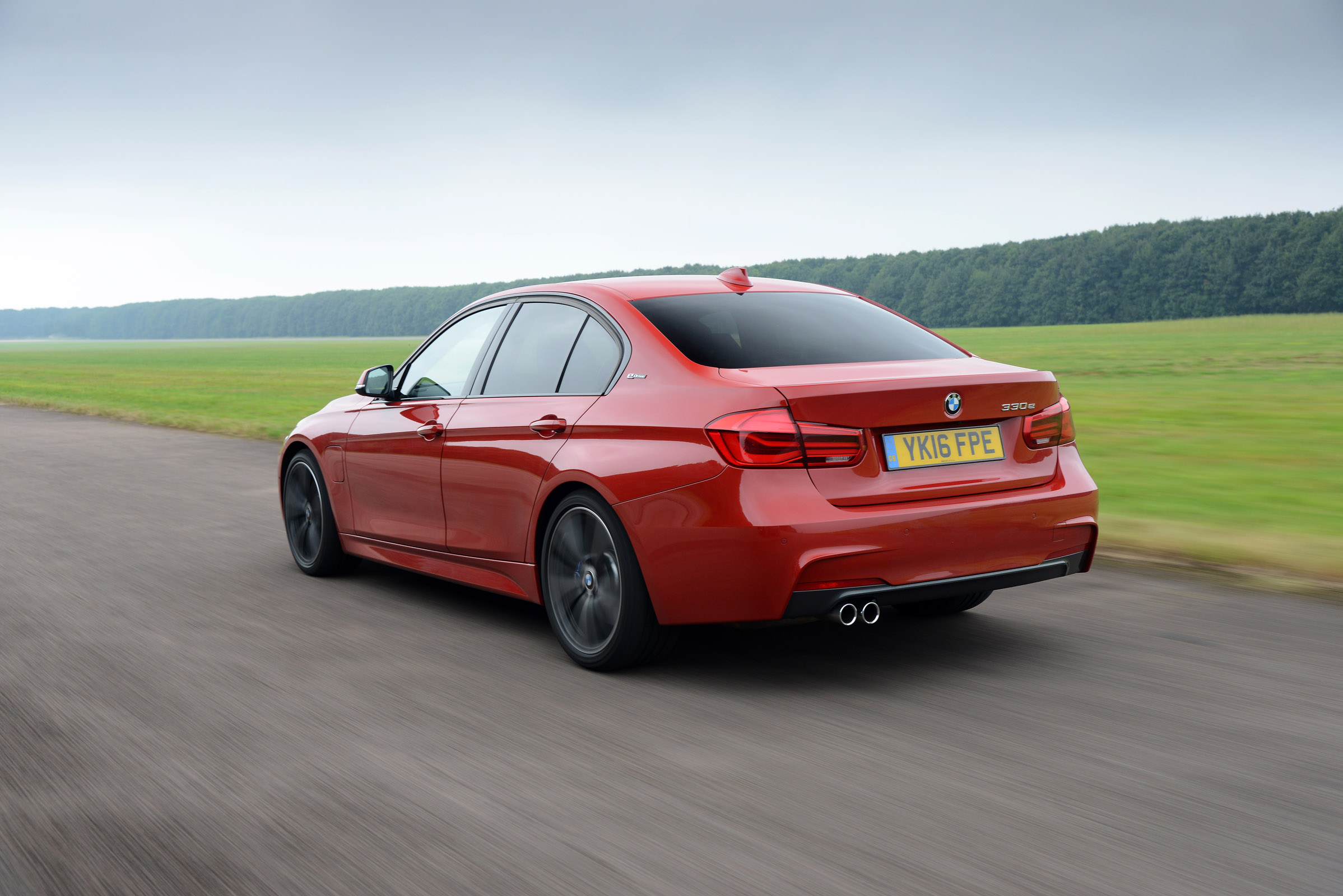 BMW 330e