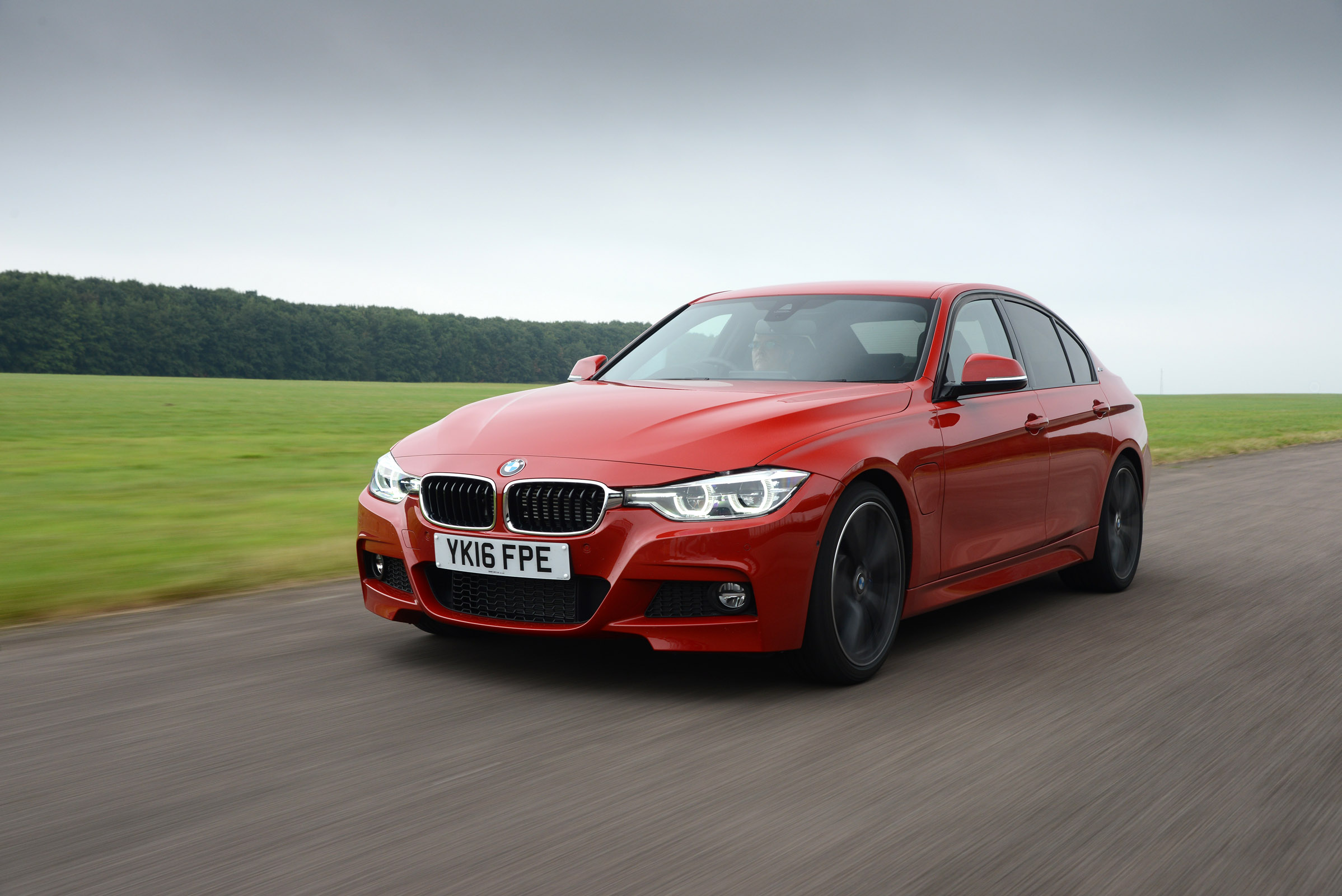 BMW 330e