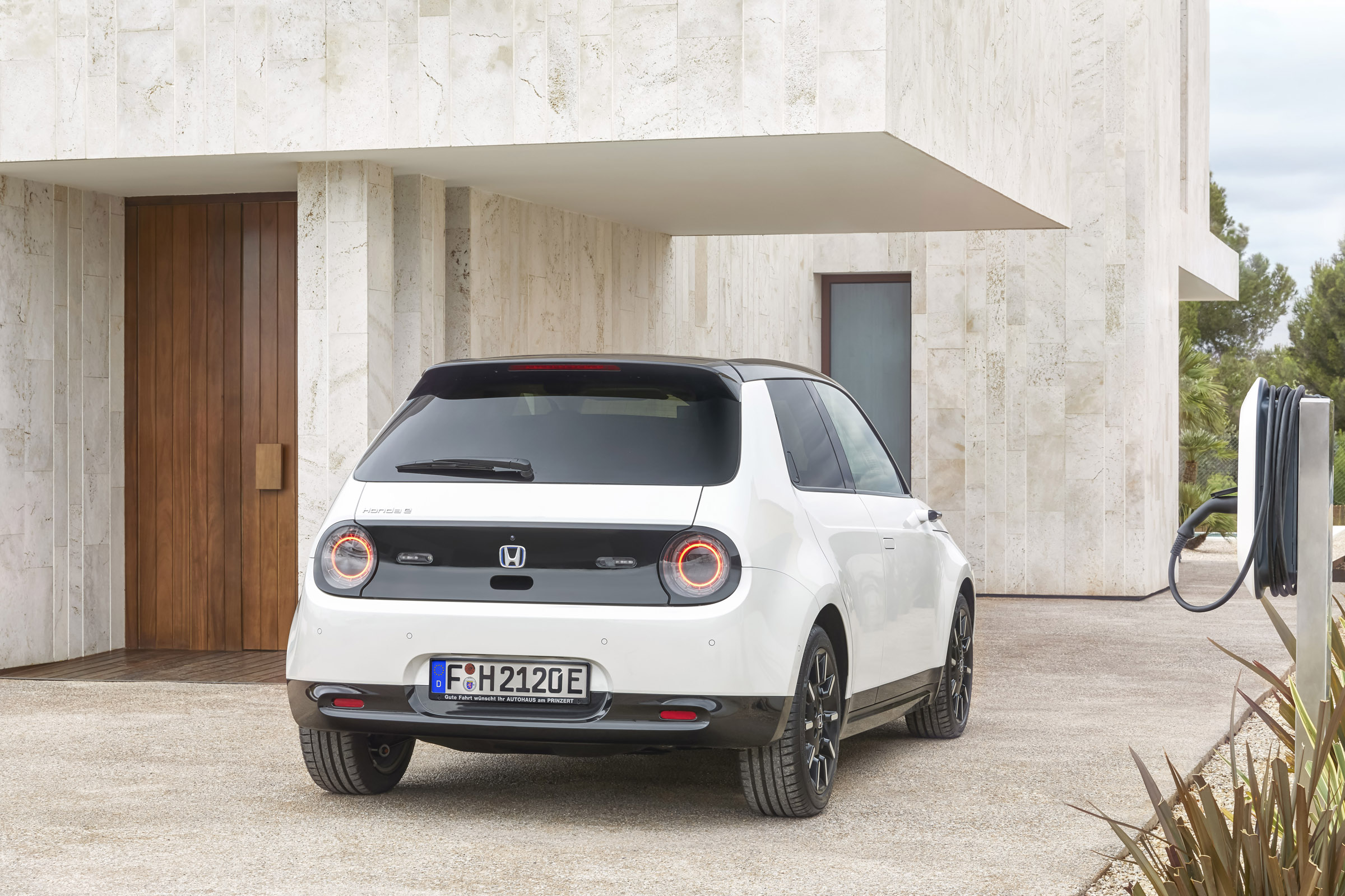 Honda e
