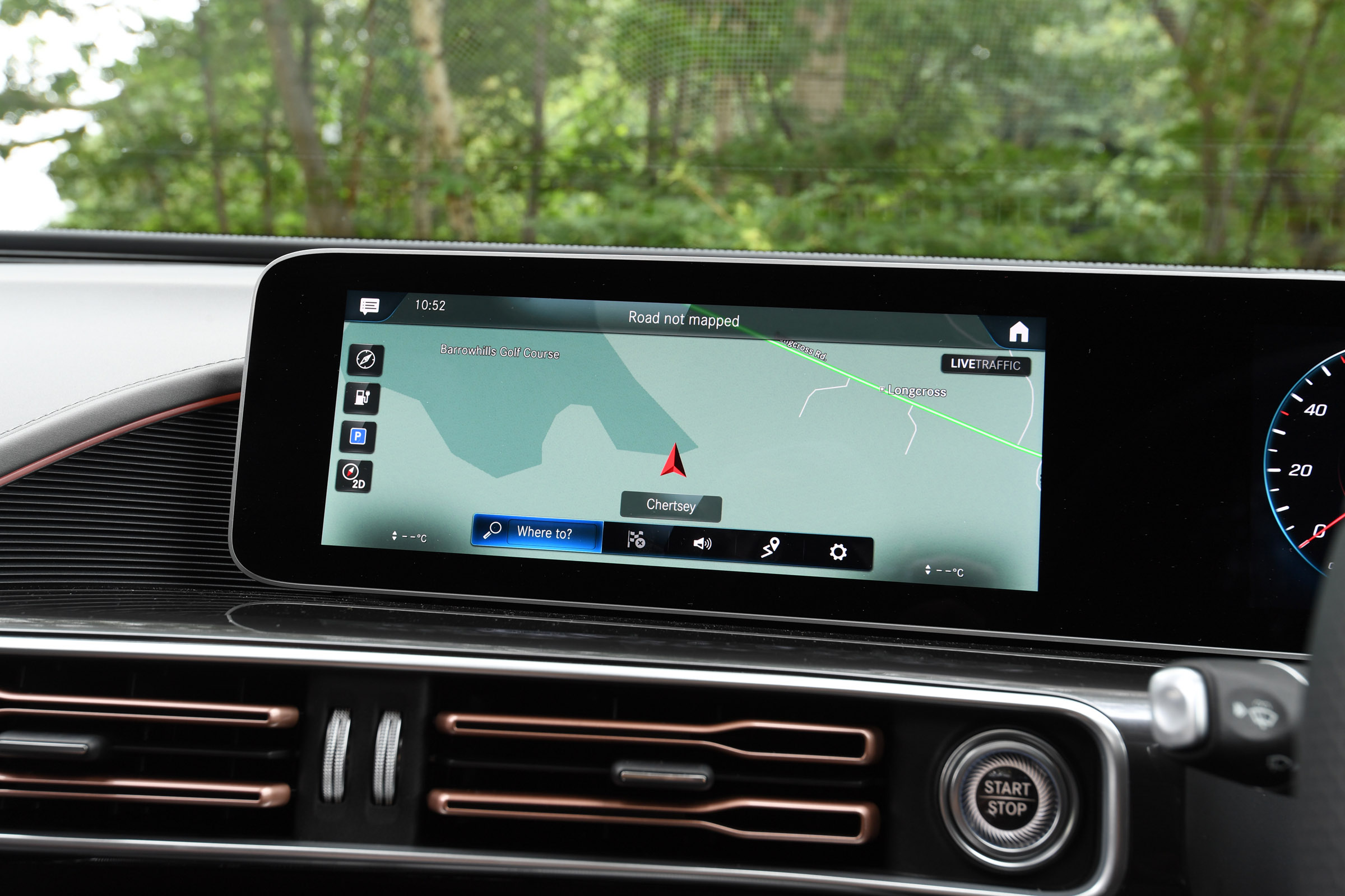 Mercedes EQC screen