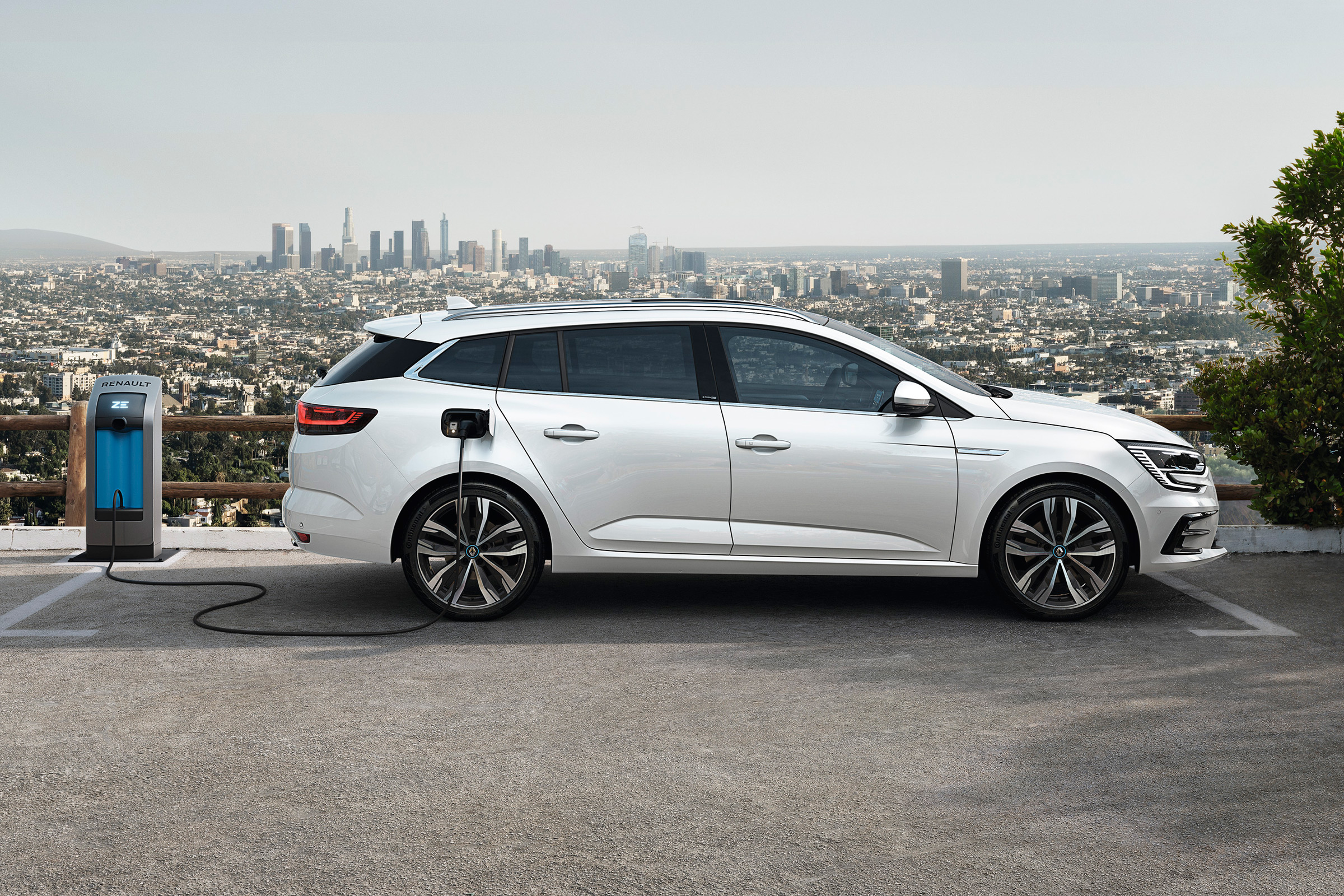 Renault Megane E-TECH hybrid