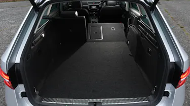 Skoda Superb Estate hybrid