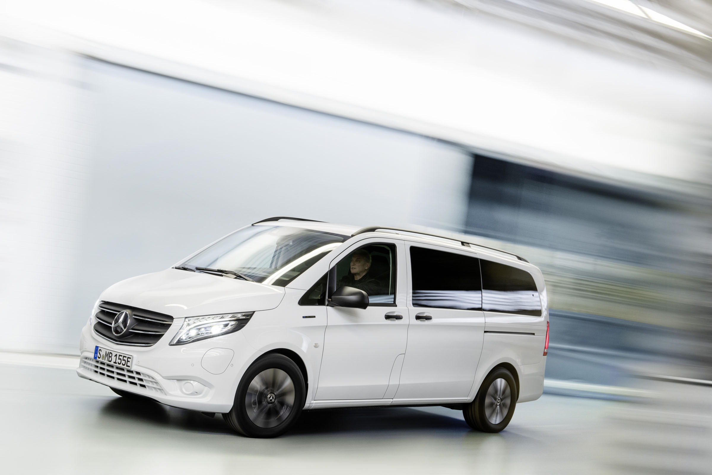 Der neue Mercedes-Benz eVito Tourer (Stromverbrauch kombiniert: 26,2 kWh/100 km; CO2-Emissionen kombiniert: 0 g/km) – Exterieur // The new Mercedes-Benz eVito Tourer (combined power consumpti