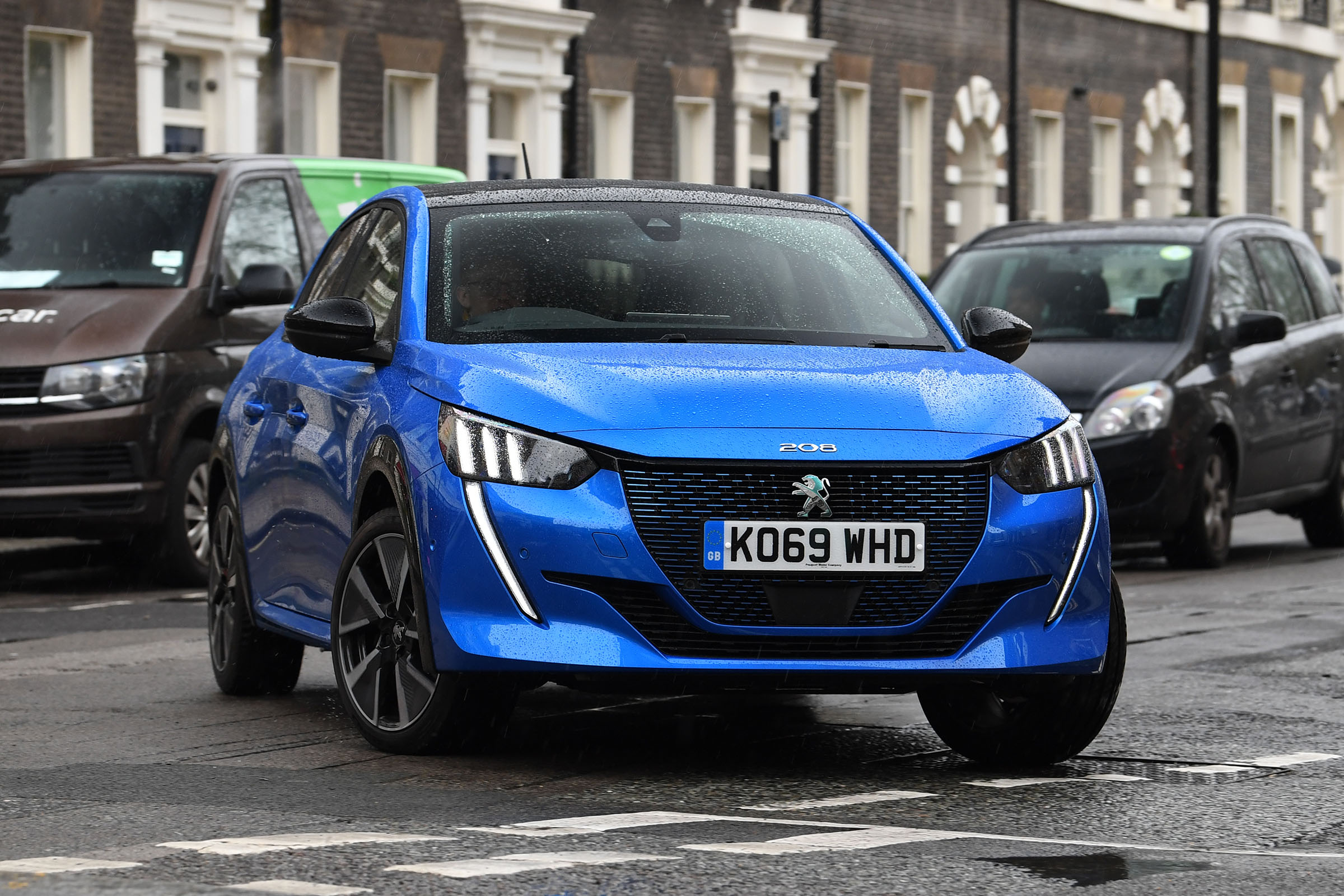 Peugeot e-208