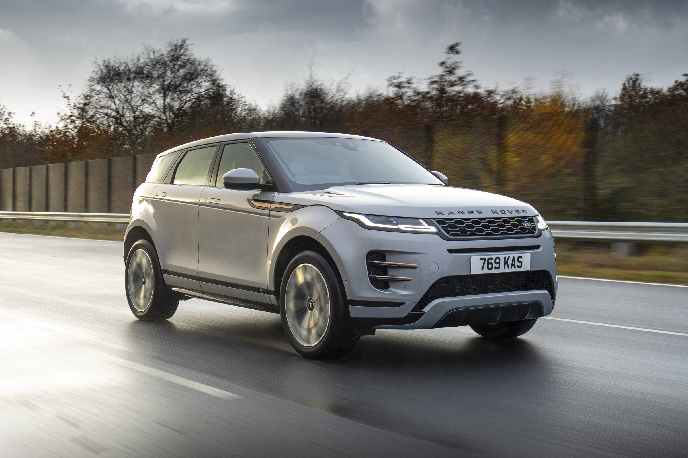 Range Rover Evoque P300e
